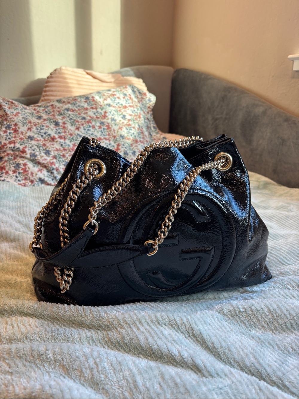 Gucci Black Shimmer Metallic Patent Leather Soho Medium Chain Tote Bag